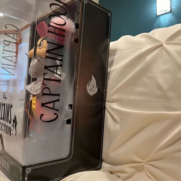 Disney Exclusive Villains Collection Captain Hook 13” Peter Pan Collectible NIB - Picture 6 of 7